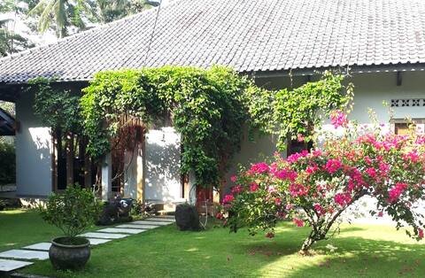 Melati House, a gorgeous villa in Batukaras