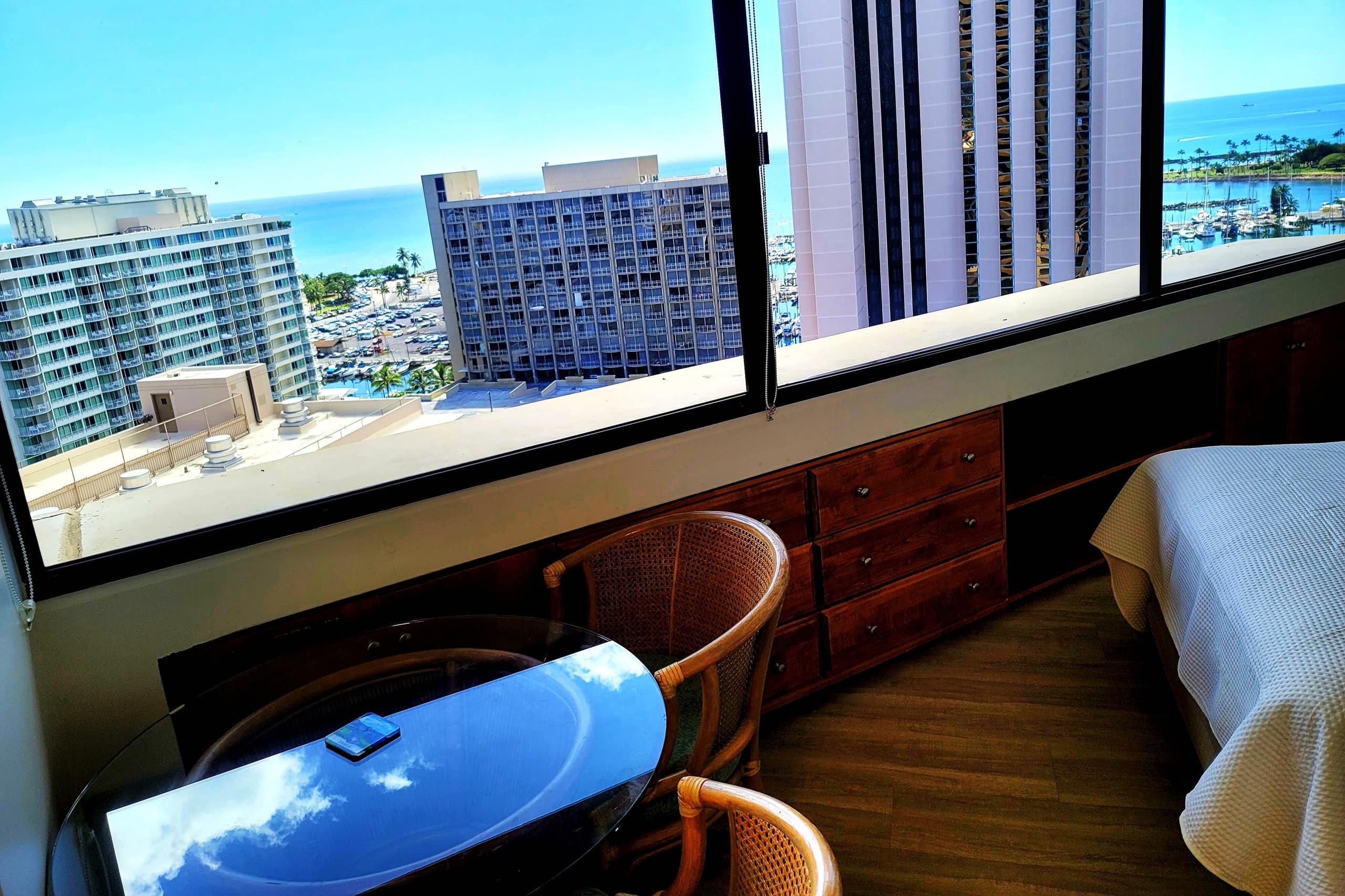 Condo in Honolulu · ★4.85 · Studio · 2 beds · 1 private bath - Image 4