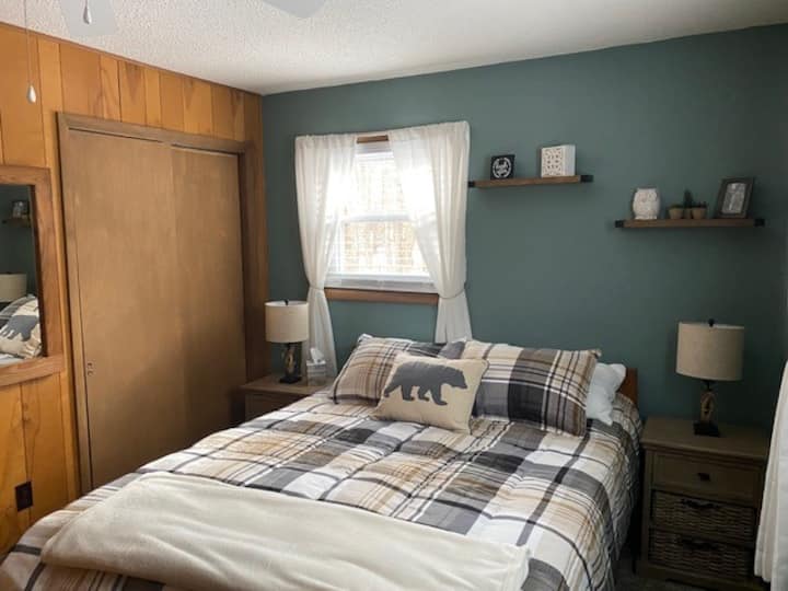 Спалня на 1-ви етаж – двойно легло