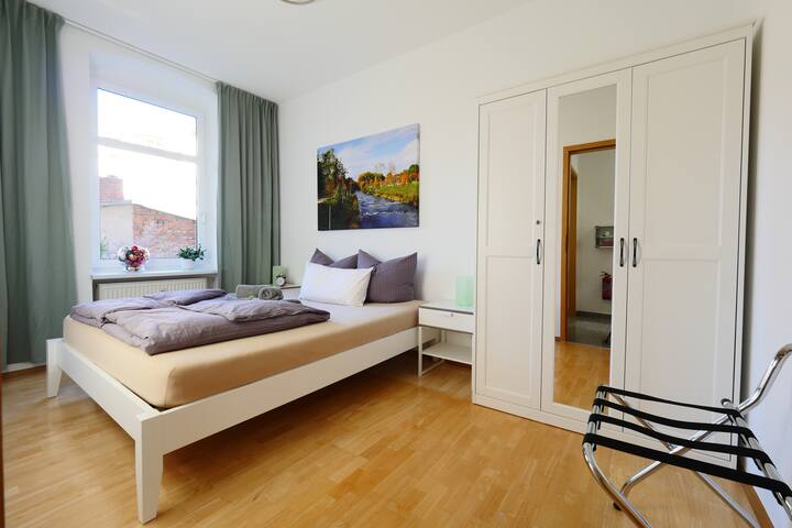 dormitorio espacioso y grande