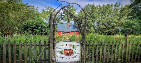 The Red Cabin at Estouteville Farm