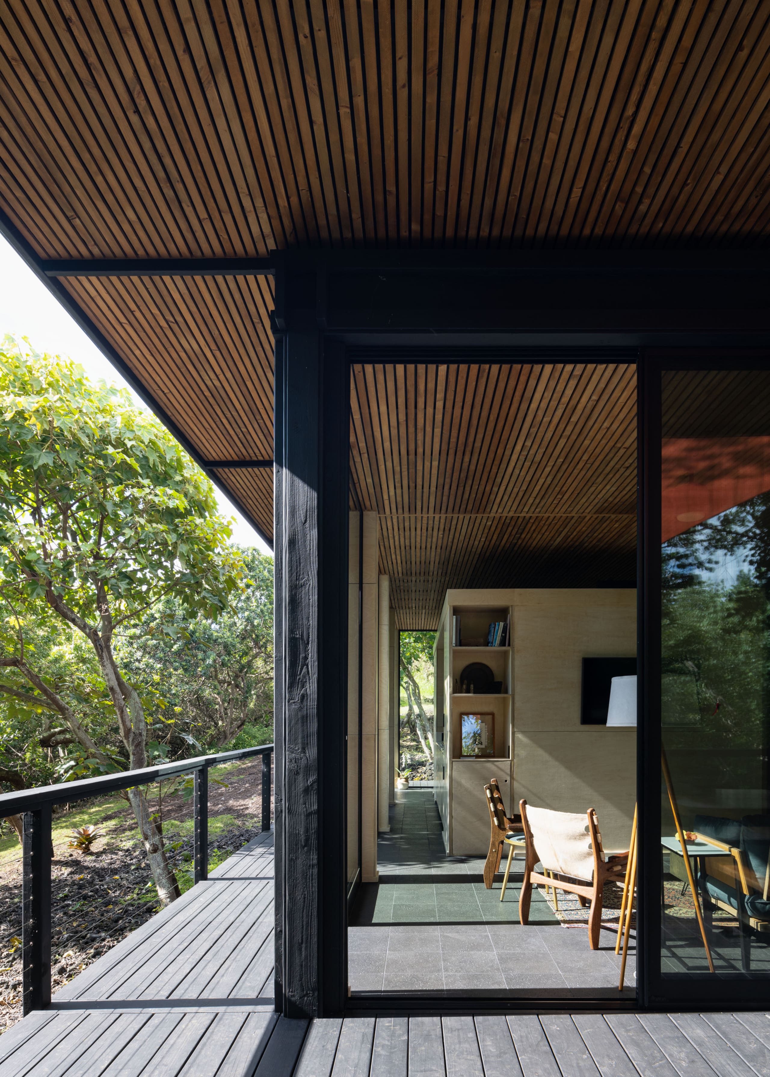Glass House near Capt. Cook Trail - Image 26