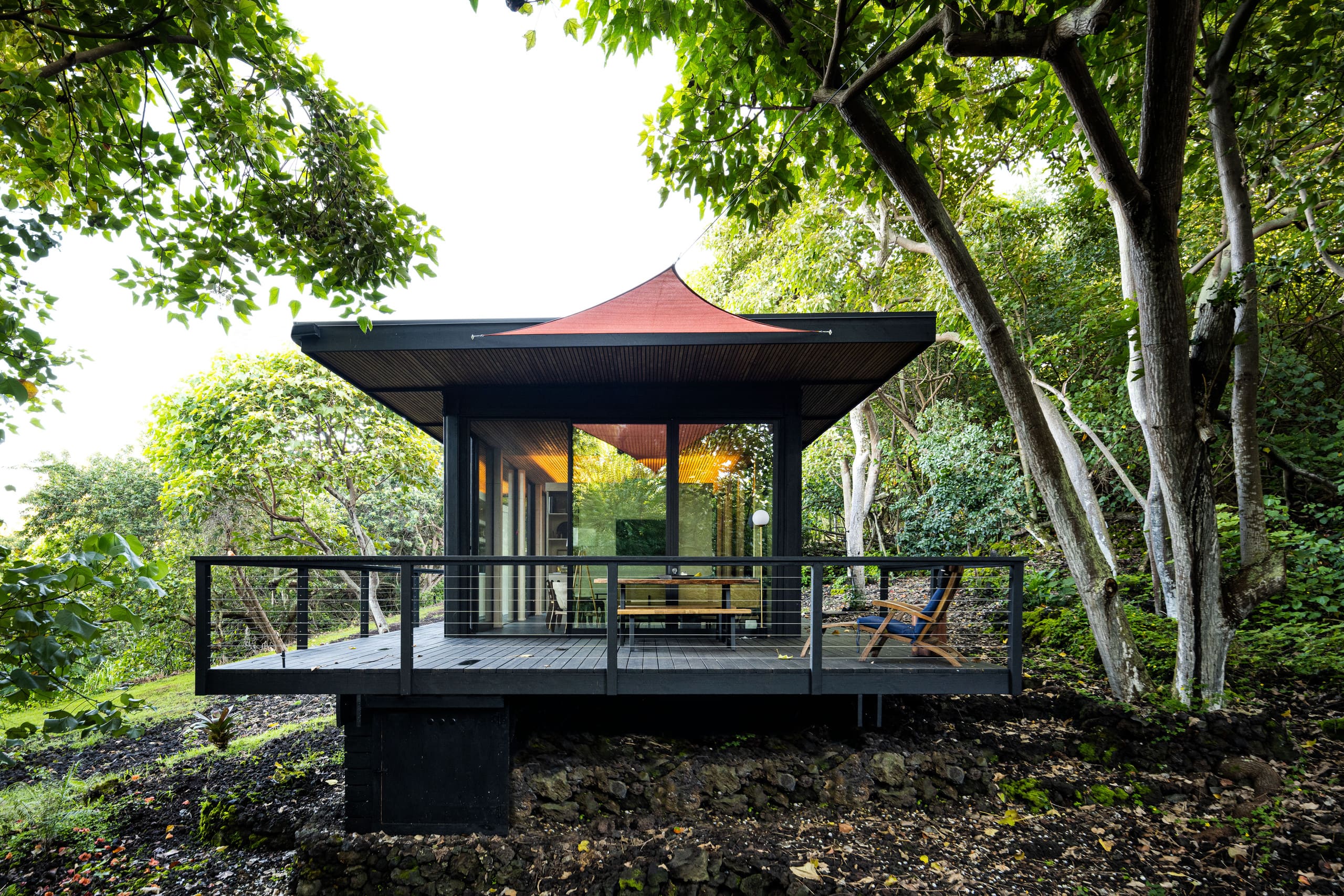 Glass House near Capt. Cook Trail - Image 9