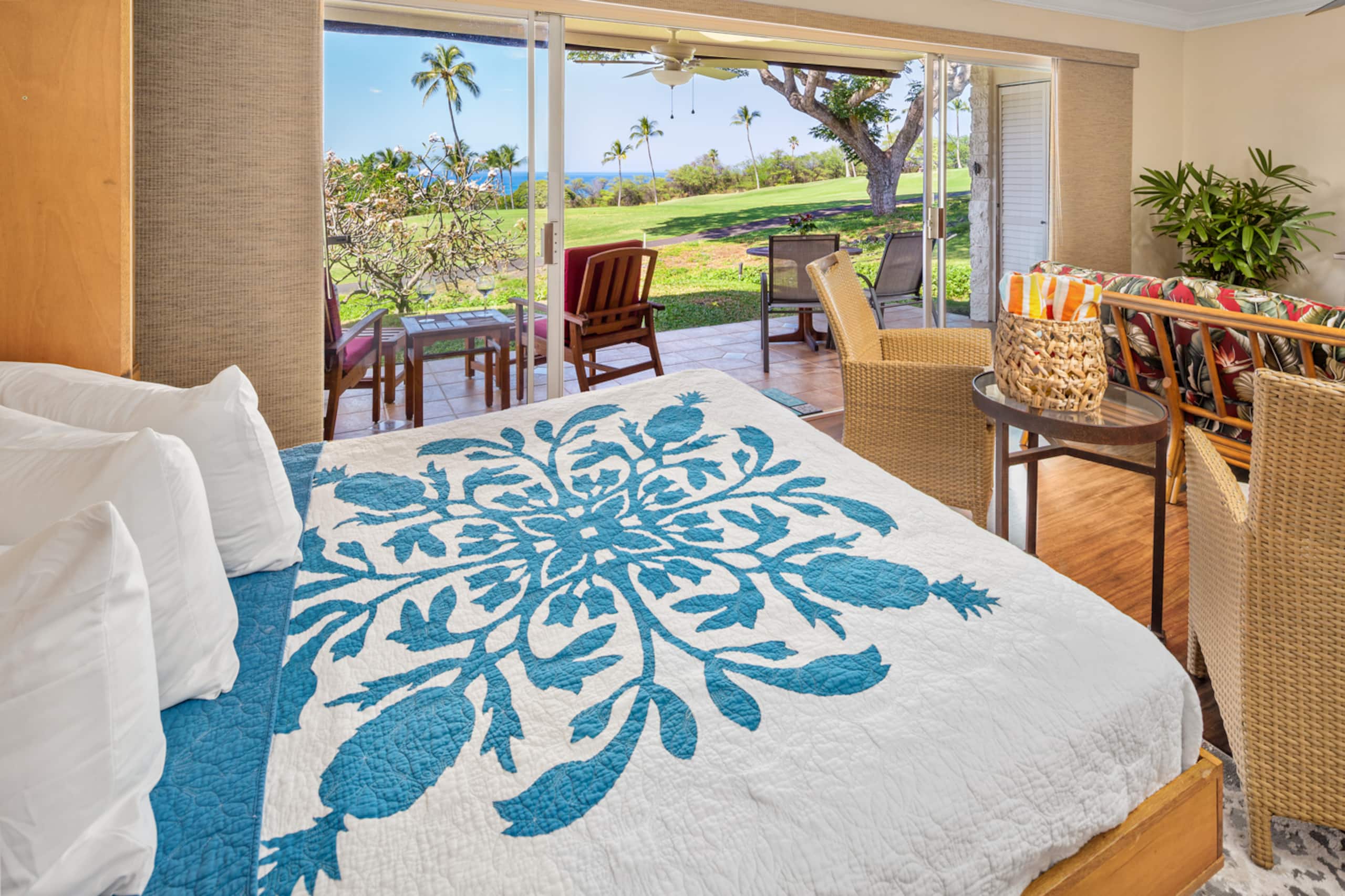 Condo in Kailua-Kona · ★4.93 · 1 bedroom · 2 beds · 2 baths - Image 2