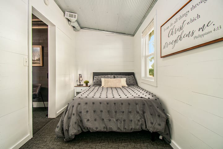 Bedroom 2 Main Level