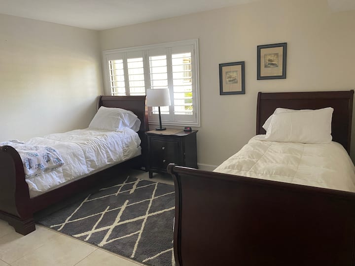 Втора спалня - двойни легла