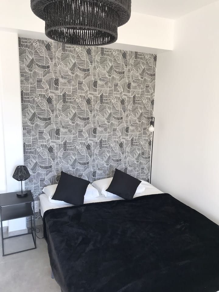 DORMITORIO 3 + TERRAZA (VISTAS A LA PISCINA + MONTAÑA)
CAMA DE 160X200M