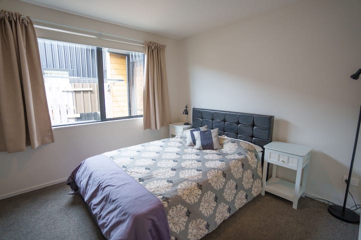 Camera da letto con letto matrimoniale