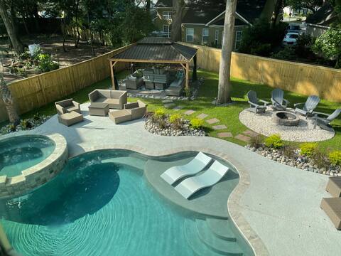 Pleasant Place: Newly Built with Pool: Close to downtown/beach