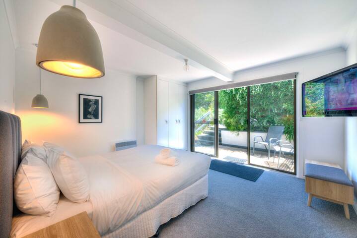 On the Beach 2 gallery image 5