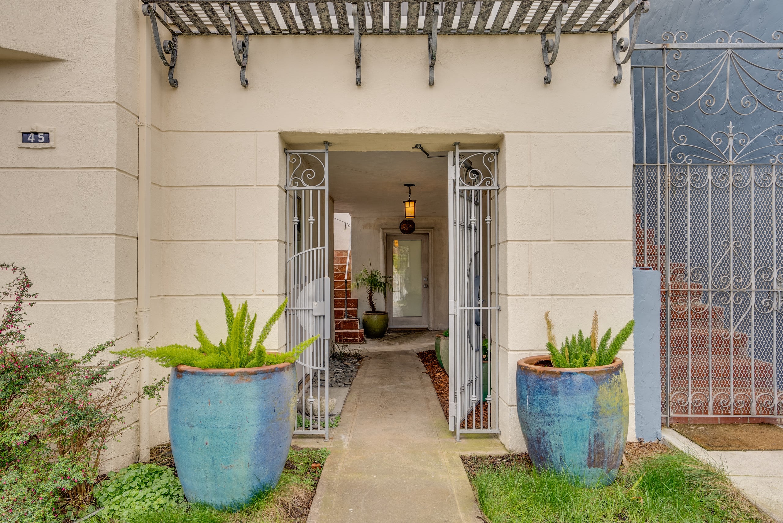 Home in San Francisco · ★4.93 · 2 bedrooms · 2 beds · 1 bath - Image 33