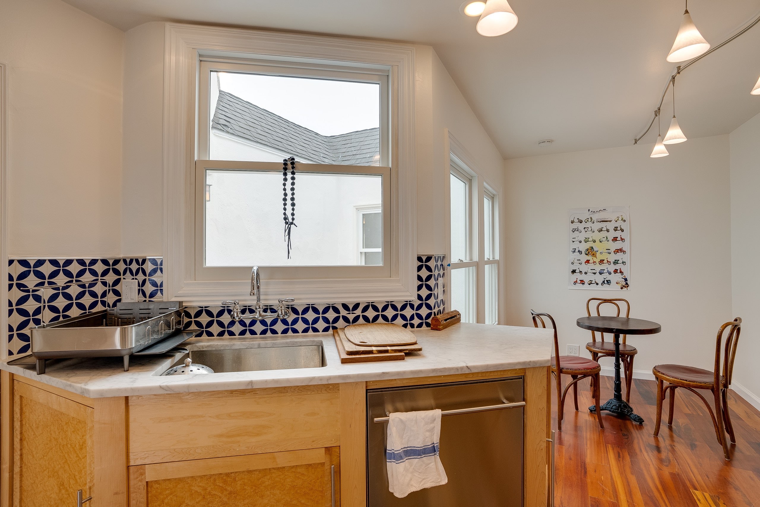 Home in San Francisco · ★4.93 · 2 bedrooms · 2 beds · 1 bath - Image 7