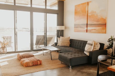 GORGEous 2BR Winery Retreat w Hot Tub!