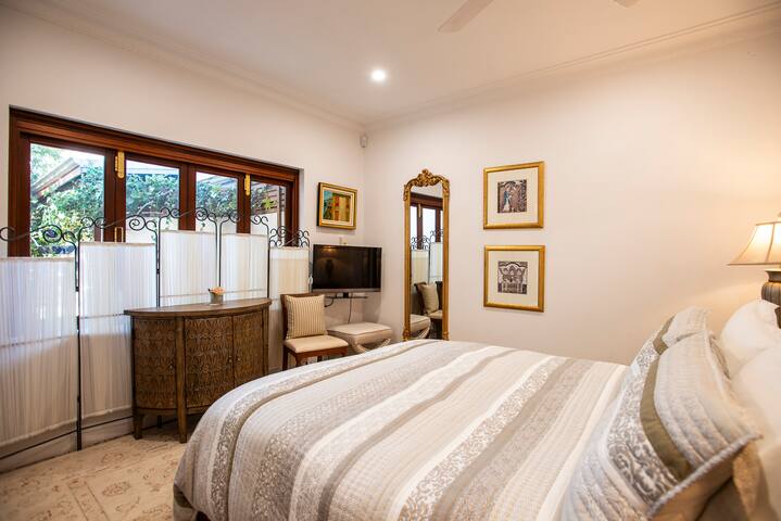 Broome St Tropical Paradise – Steps from the Beach gallery image 4