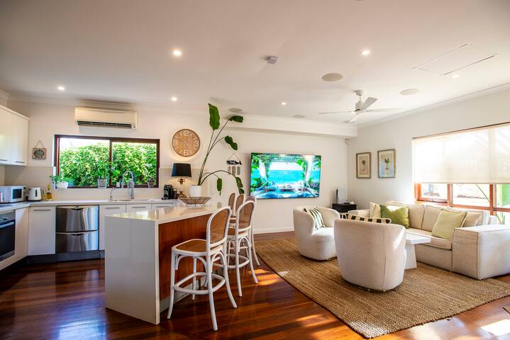 Broome St Tropical Paradise – Steps from the Beach