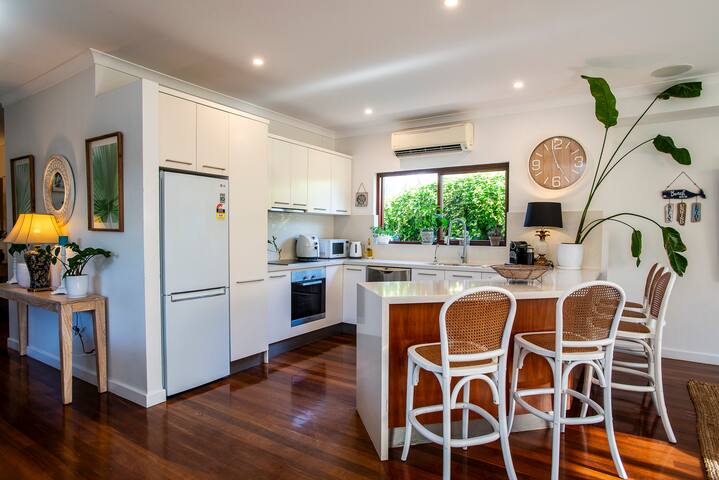 Broome St Tropical Paradise – Steps from the Beach gallery image 3