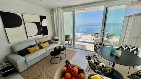 Top performing Airbnb: Luxurious in Nerja, sea view and unparalleled pool in Torrox
