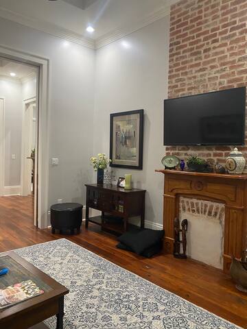 Stunning Property ADA accessible Near Fairgrounds! gallery image 3