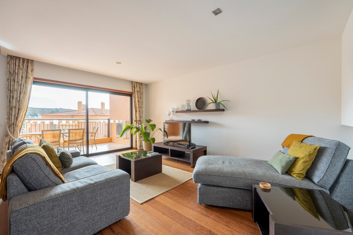 Top Airbnb: ★ Stunning 2 Bedroom Apartment 500m to Luz Beach ★ em Luz