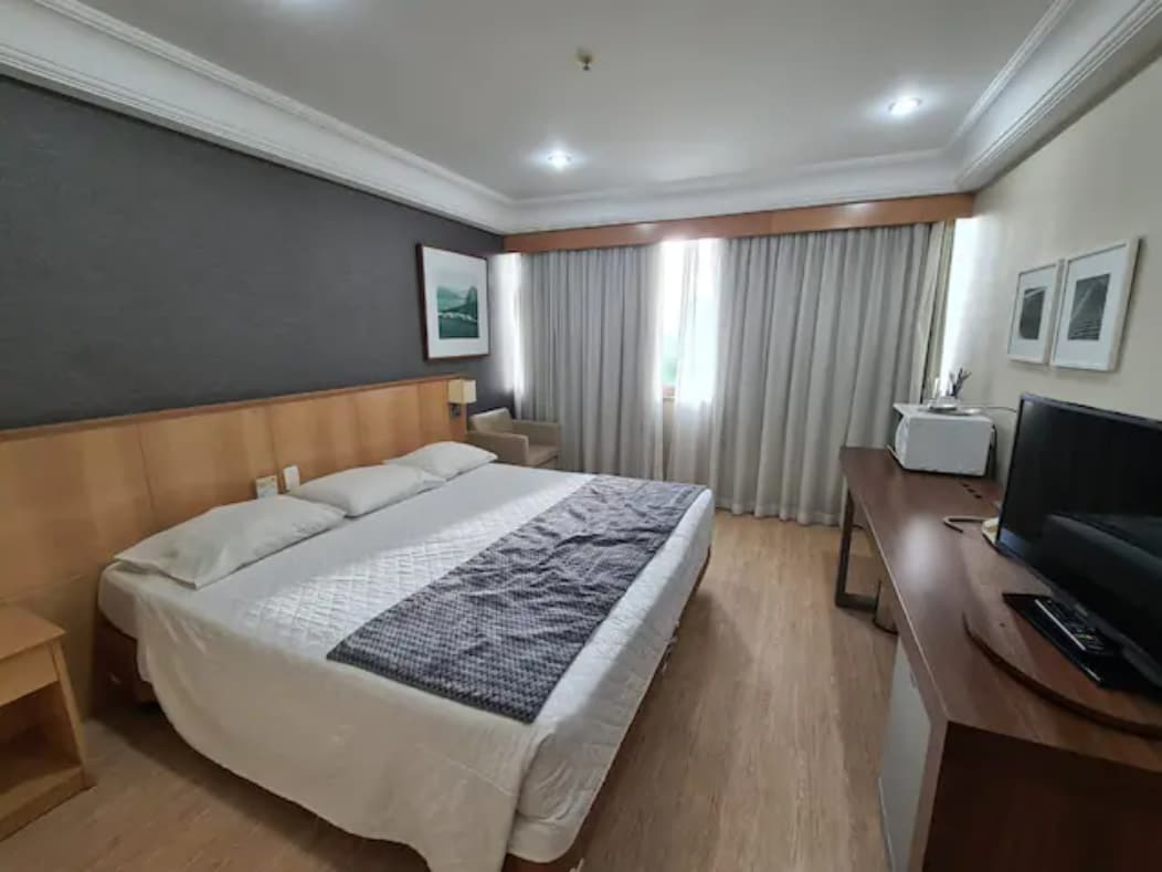 Опция супер удобно легло (две легла заедно с възглавница) с размер на супер крал или опция на 2 вдовици легла.
Попитайте домакина