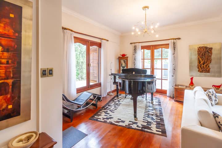 Dutch Style Manor In The Heart Of Carrasco - Montevideo