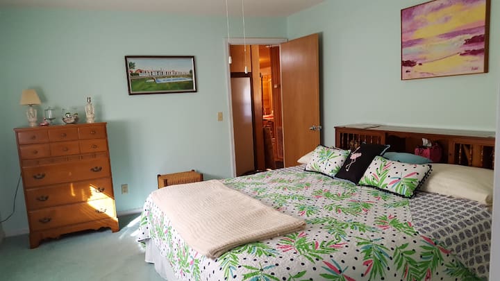 The Florida Room w/King Bed