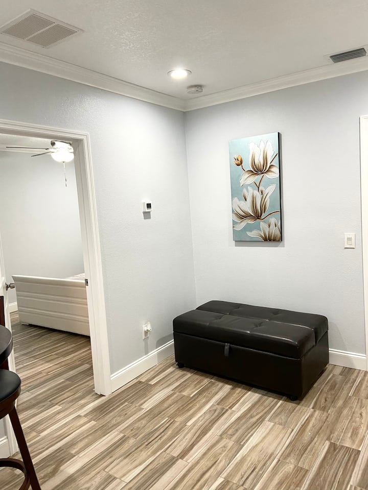 Peculiar One Bedroom Studio. - Orlando