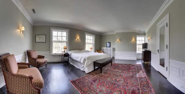 غرفة النوم رقم4 
الأستاذ 
مشاركة حمام على طراز جاك آند جيل مع الغرفة رقم3 