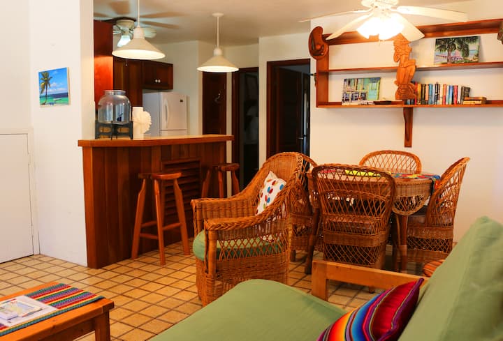 Pv 13a Gold Standard Paradise Awaits In Town. - Belize