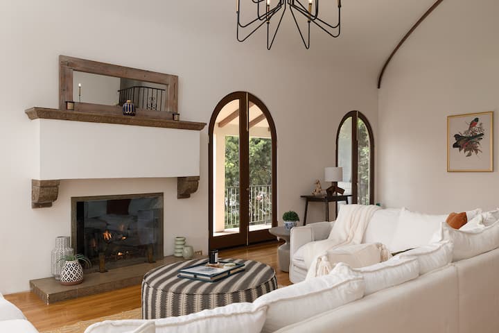 A Rare Ultra Private Hilltop Estate W/ City Views - Beverly Hills, CA