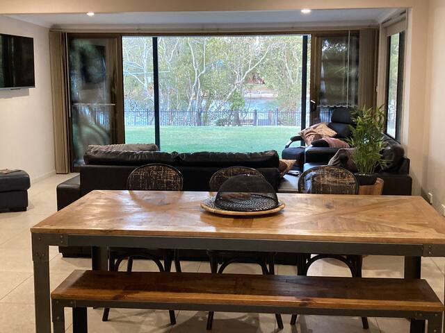 Absolute Waterfront House-Private Jetty Sleeps 8 gallery image 5