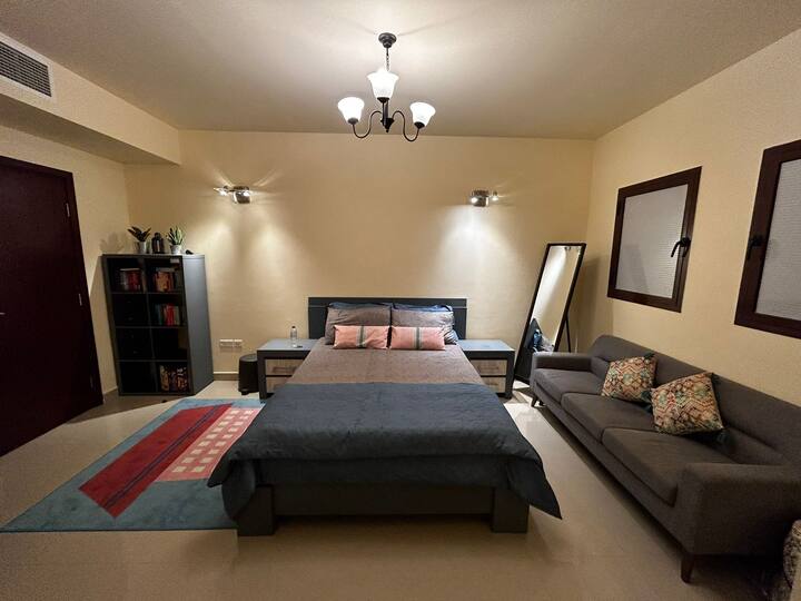 Private Room with Balcony Apartments for Rent in Abu Dhabi, Abu Dhabi, United Arab Emirates