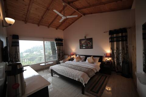 Luxury Suite w/ FastWiFi Badrika Cottages Homestay
