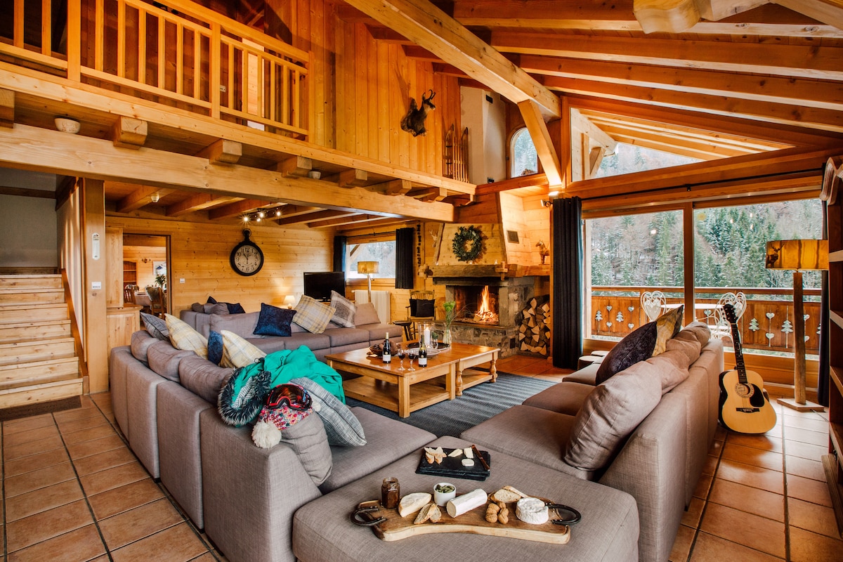 Top performing Airbnb: Ferme a Jules: Stunning Farmhouse sleeps up to 26 in Montriond