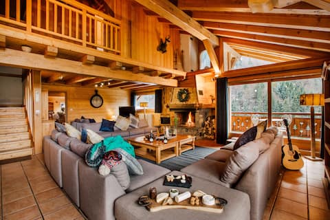 Airbnb performant: Ferme a Jules: Stunning Farmhouse sleeps up to 26 à Montriond