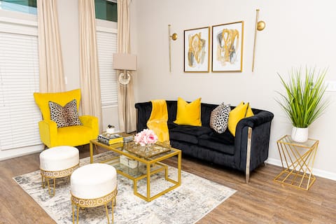 Successful Airbnb property: The Arabelle| Walk to NRG Stadium| TX Med Center in South Main