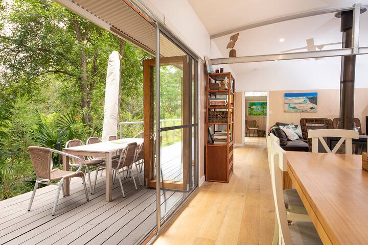 Bushland Retreat in Smiths Lake gallery image 3