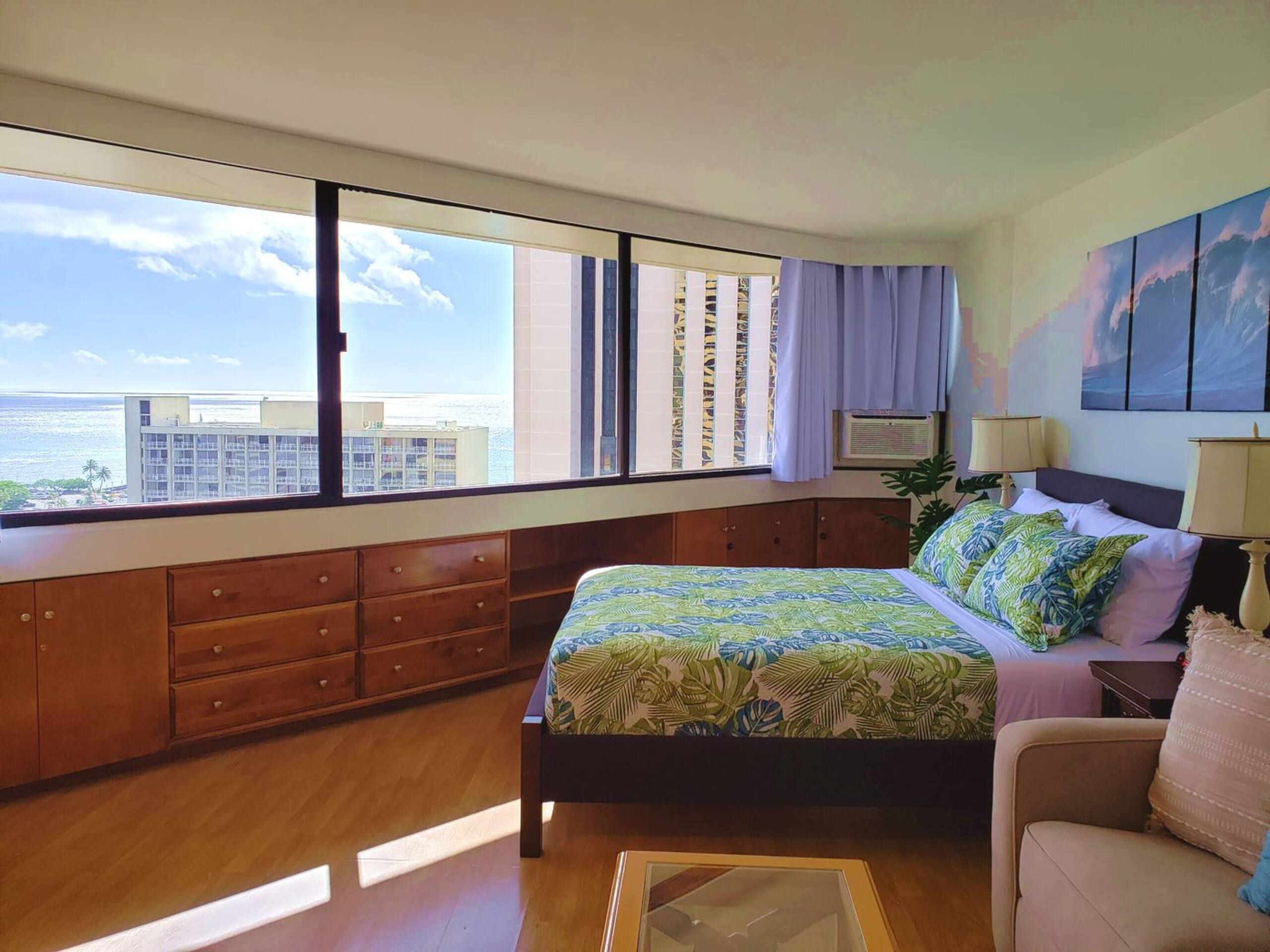 Condo in Honolulu · ★4.82 · Studio · 2 beds · 1 private bath - Image 5