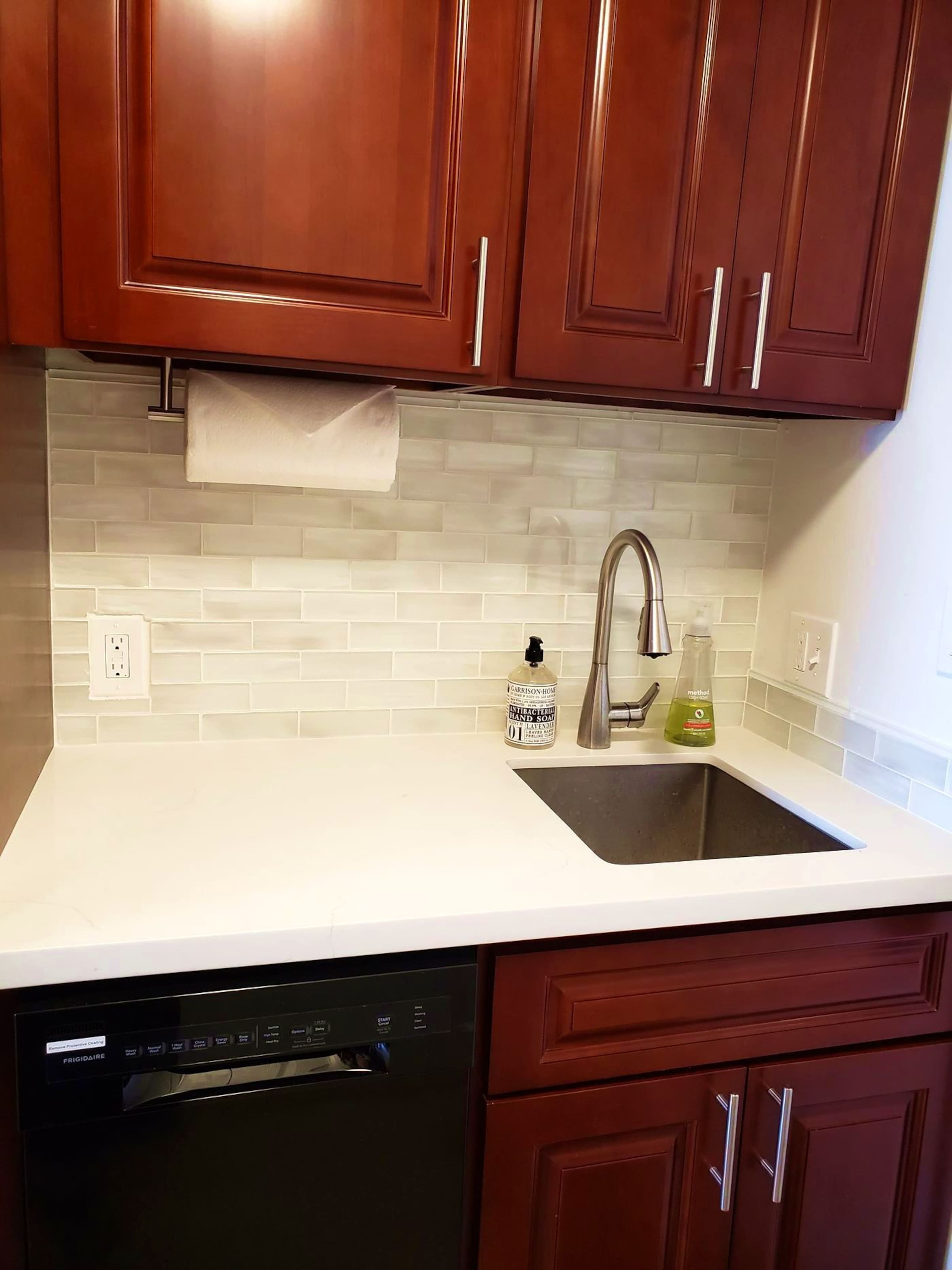 Condo in Honolulu · ★4.82 · Studio · 2 beds · 1 private bath - Image 2