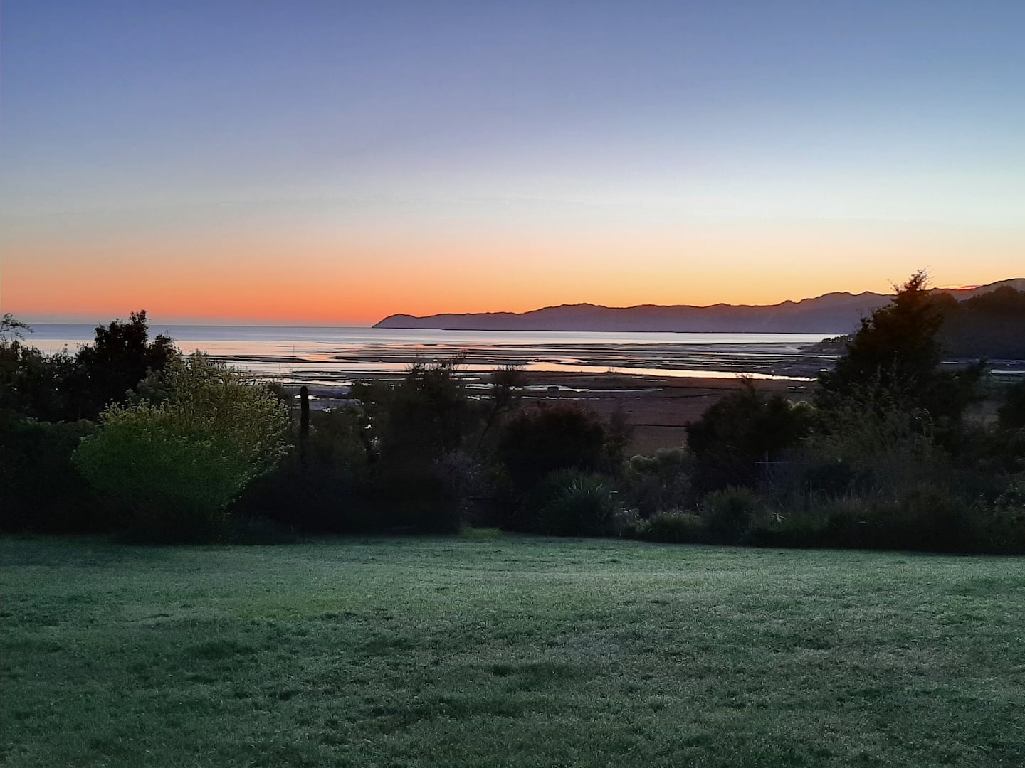 Golden Bay View Cottage 1