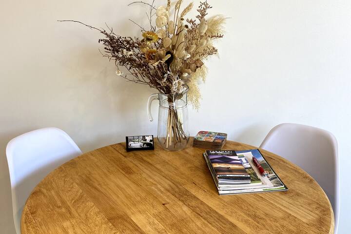 Cosy, Clean, Comfortable And Contemporary! - New Plymouth