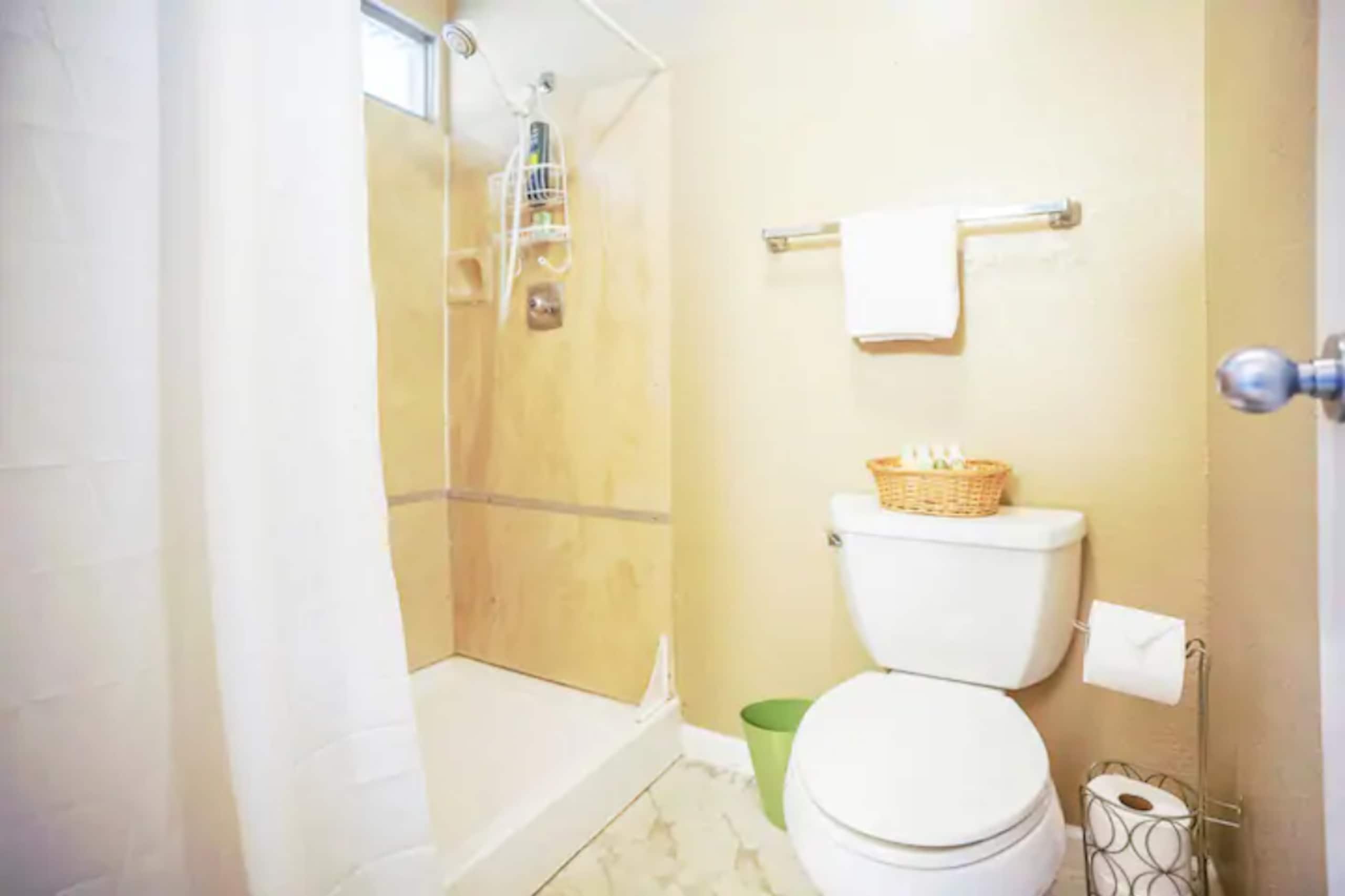 Condo in Princeville · ★4.63 · Studio · 1 bed · 1 private bath - Image 10