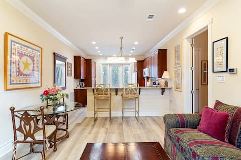 Luxe San Antonio Casita with Pool Near River Walk!