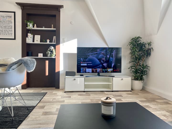 Gemütliche & Modern Eingerichtete Wohnung In S-süd - Stuttgart