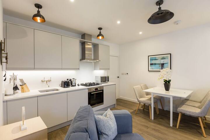 Stylish flat near Soho w/ private terrace gallery image 4