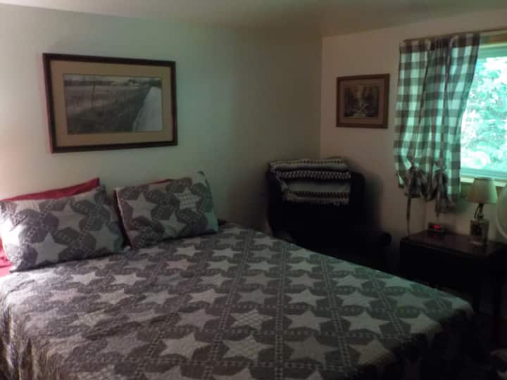 Kati kryesor i dhomës së gjumit master.