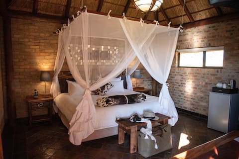 Morakane Safari Lodge Luxury Room