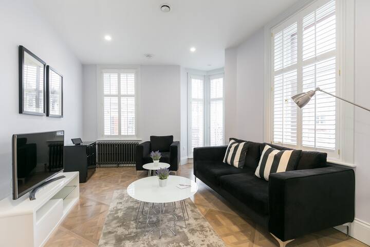 Soho retreat w/ full kitchen & elevator gallery image 5