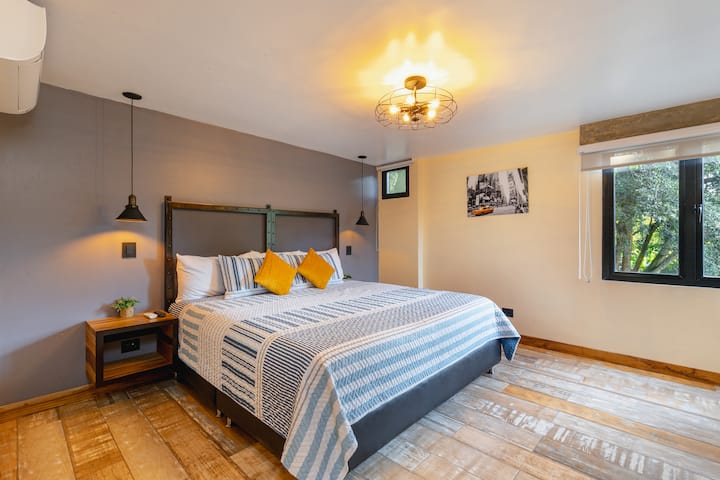 Bedroom #2 - King size bed - Bathroom ensuite - AC