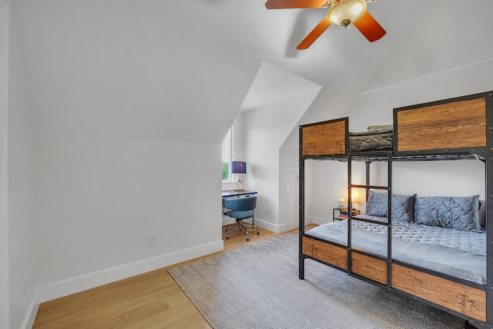 3rd bedroom upstairs, with queen bunk beds and medium/firm memory foam mattresses. 